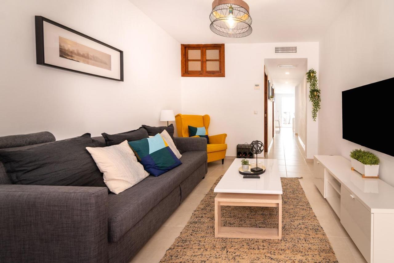 Lovely Cozy 2-Bedroom Residential Home With Patio Benalmadena Exterior photo